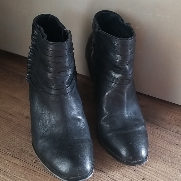 Rocker boots - Picture 3 of 7